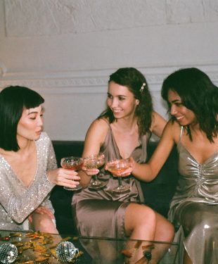  tips to keep your cocktail party stylish