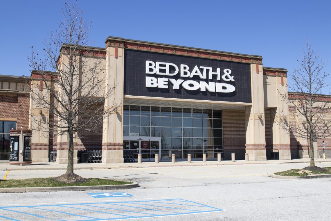 Noblesville - Circa April 2020: Bed Bath & Beyond store. Bed Bath & Beyond carries cleaning supplies, health, wellness and personal care products.